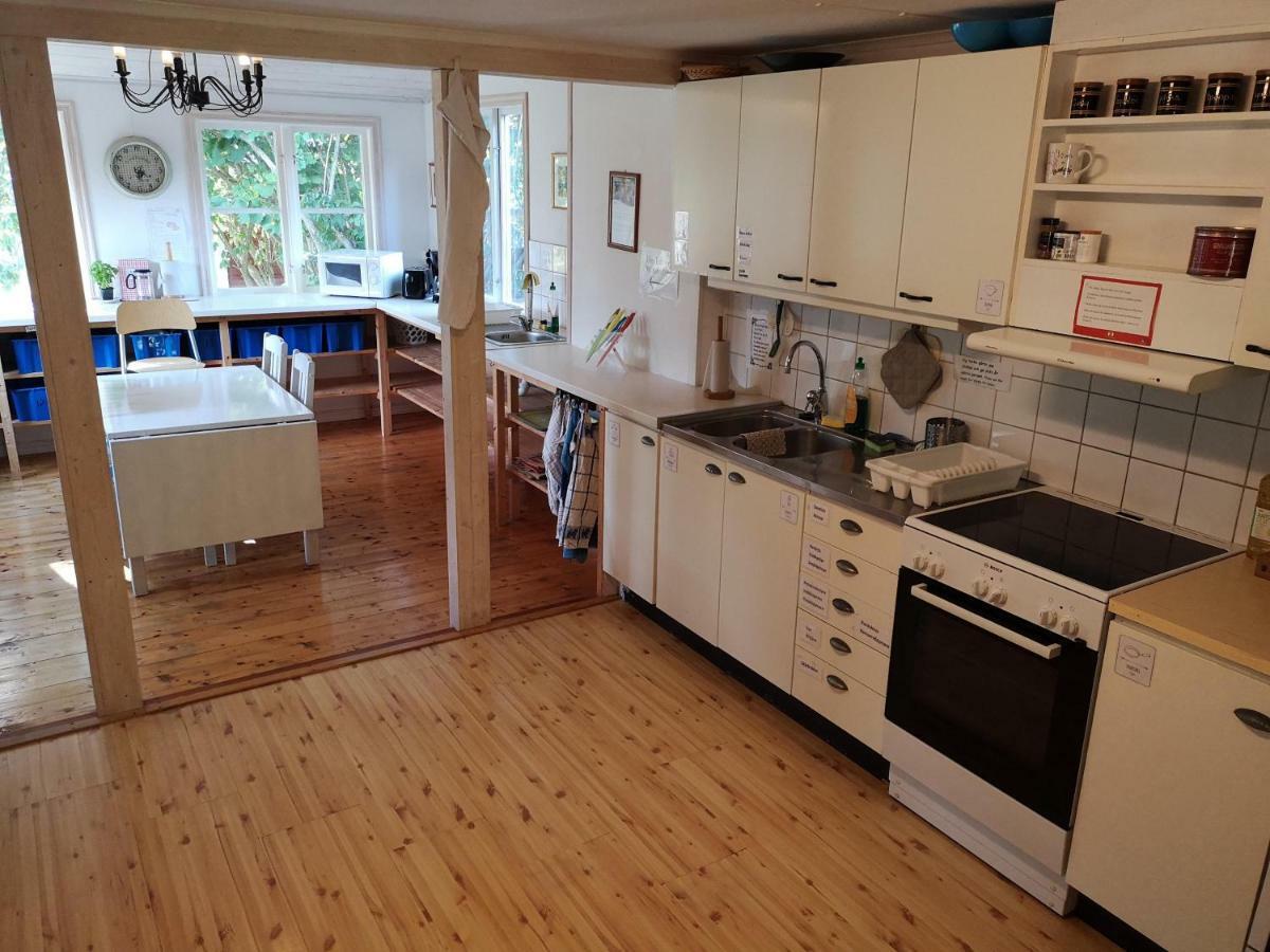 Stf Hagaby/Lantgarden Hostel Löttorp Buitenkant foto